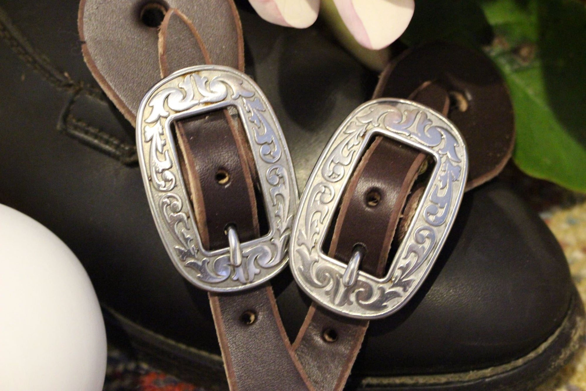 Spur straps & buckles - sold complete in pairs